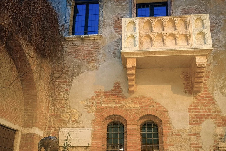 Balkon Juli w Veronie.webp